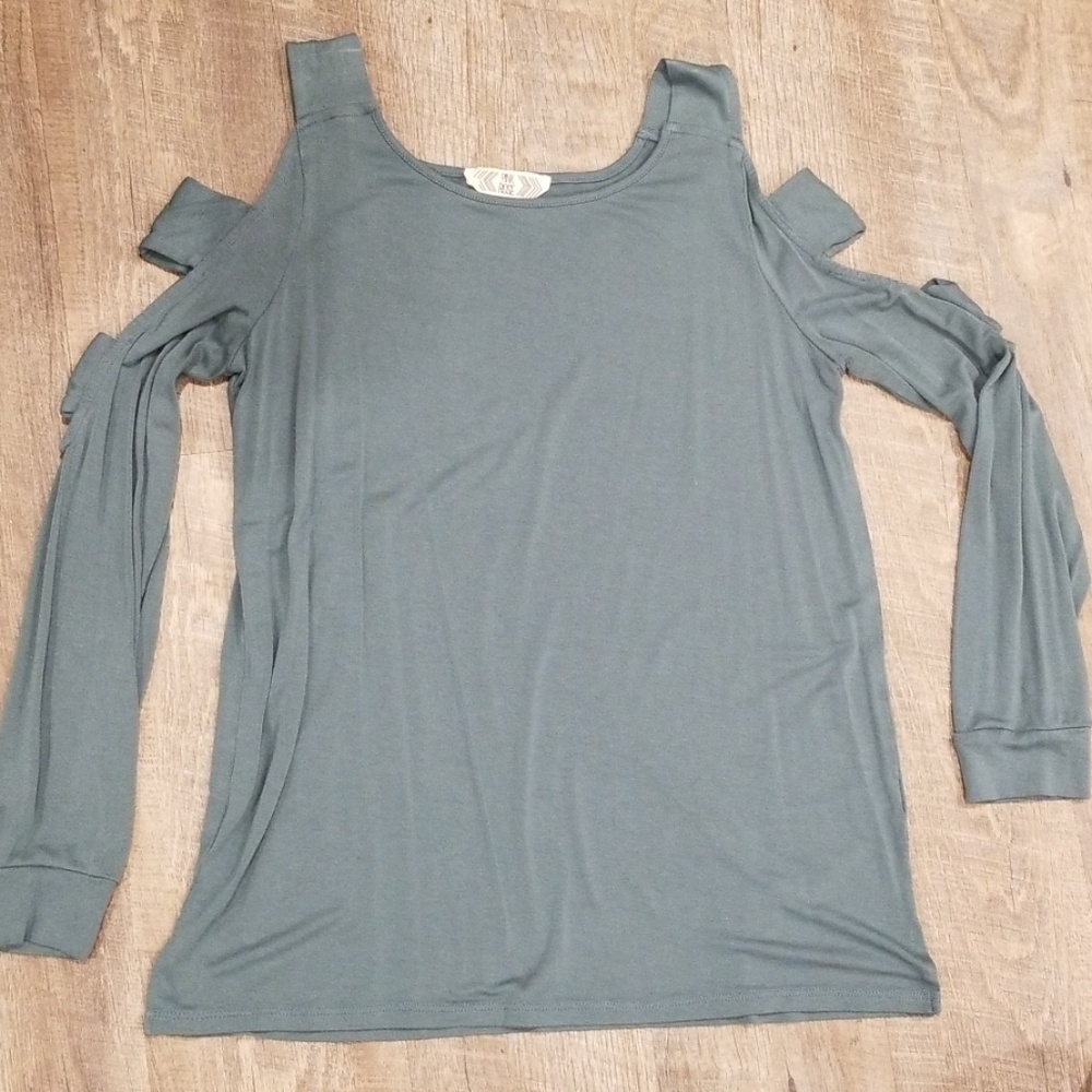 Cold Shoulder long sleeve shirt